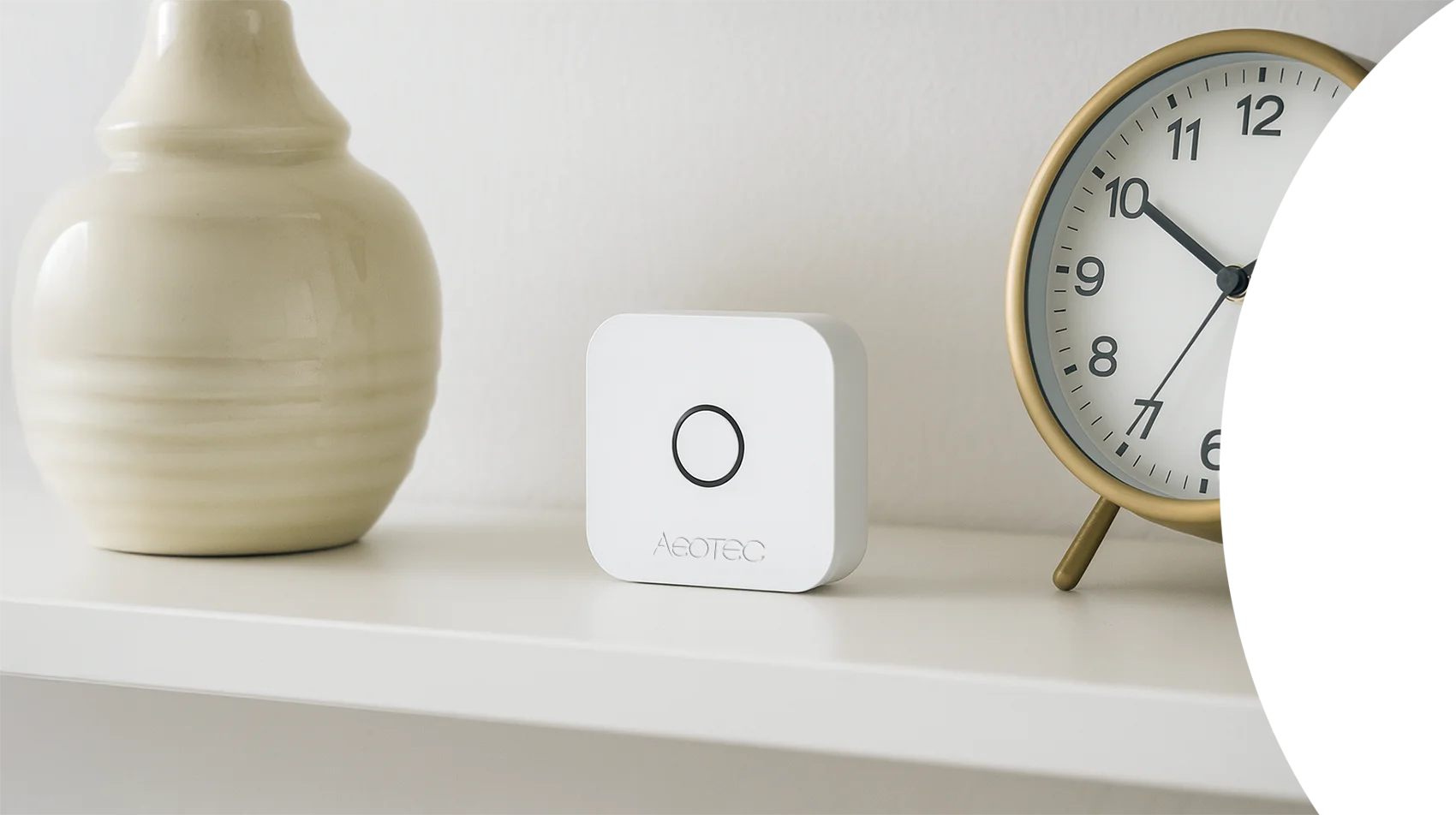Aeotec-AerQ-lifestyle